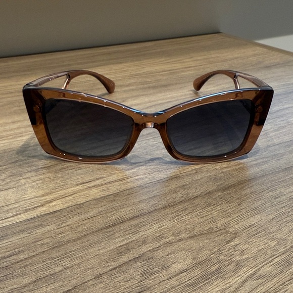 Chanel Chic pink/ Brown Sunglasses - Picture 5 of 5